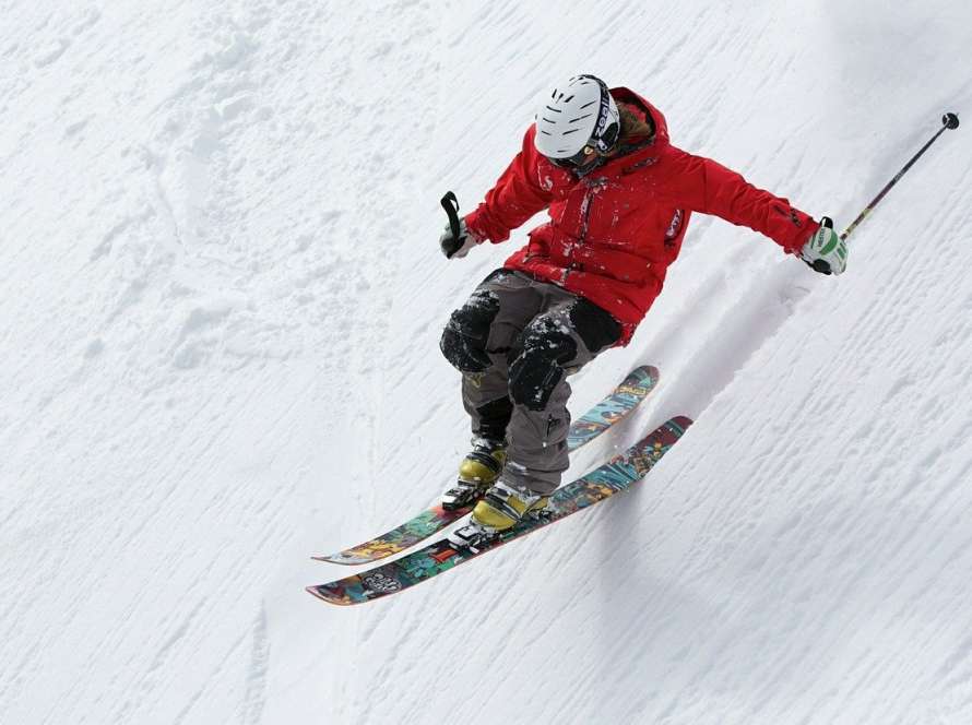 man, skier, ski-498473.jpg
