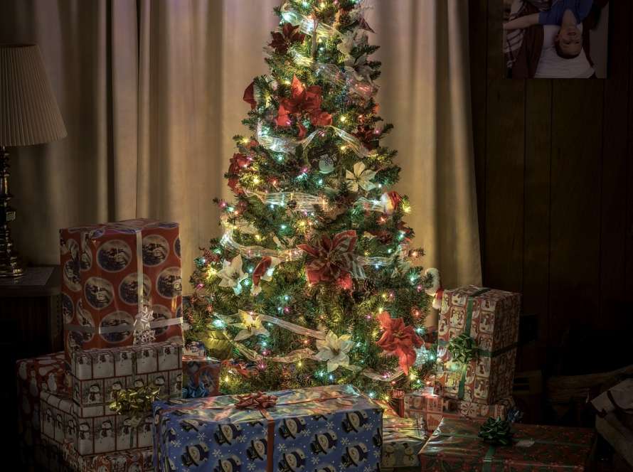 christmas, tree, presents-4695973.jpg